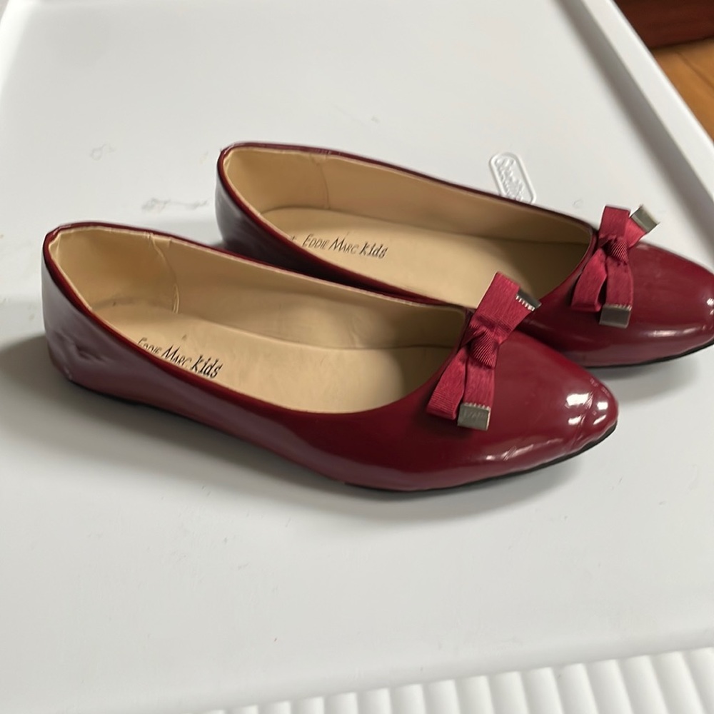 Eddie Marc Girls Red Patent Ballerina Shoe Sz 4